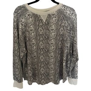 Secret Treasures sleepwear top